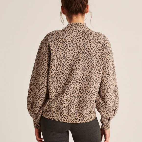 ABERCROMBIE & FITCH Soft A & F Dark Brown leopard Mockneck sweater Medium A&F - Picture 10 of 10